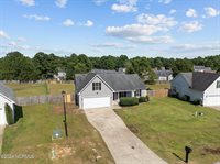 580 Copper Creek Drive, Raeford, NC 28376