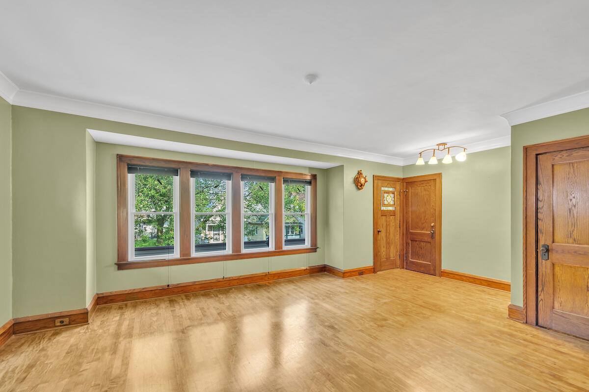 3834 North 11th St, Milwaukee, WI 53206