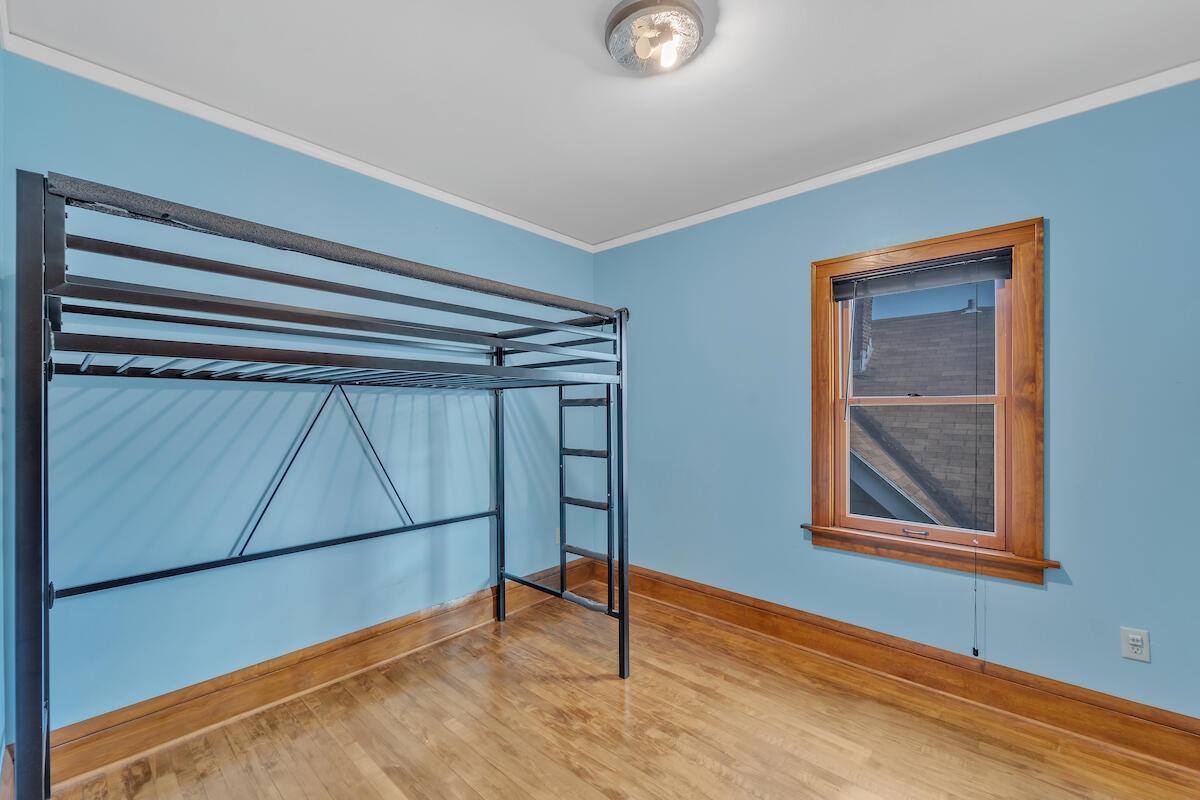 3834 North 11th St, Milwaukee, WI 53206