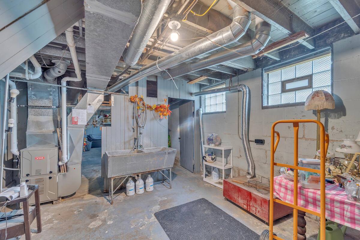 3834 North 11th St, Milwaukee, WI 53206