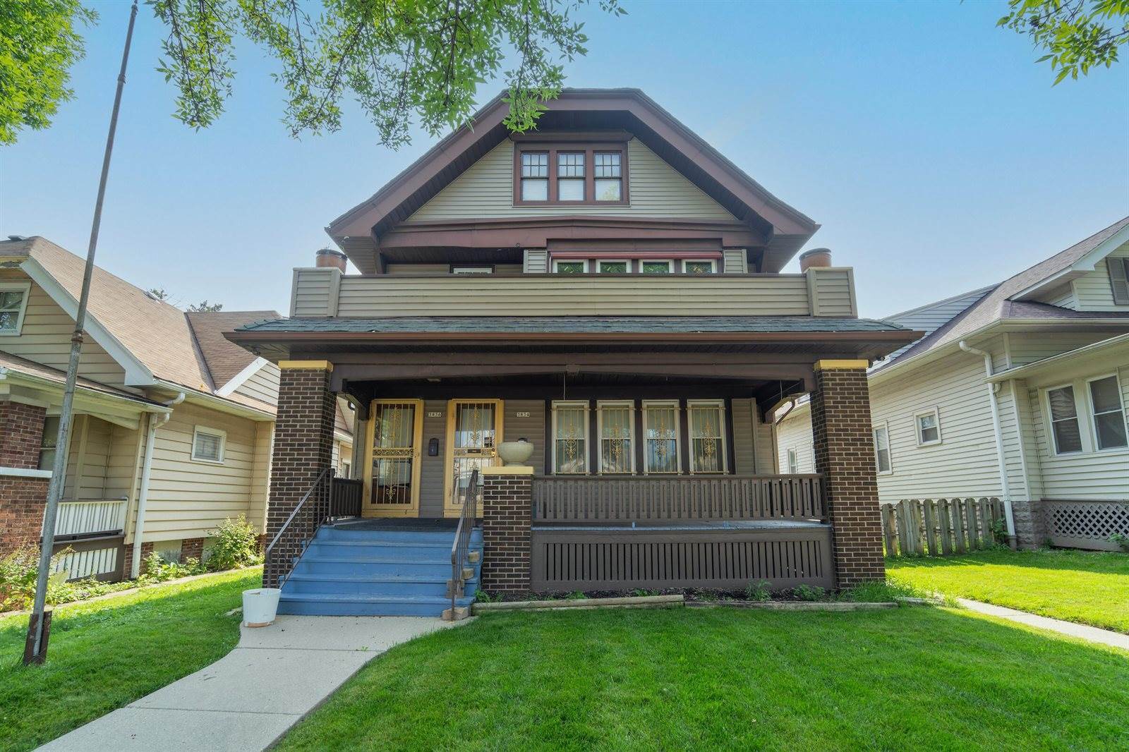 3834 North 11th St, Milwaukee, WI 53206