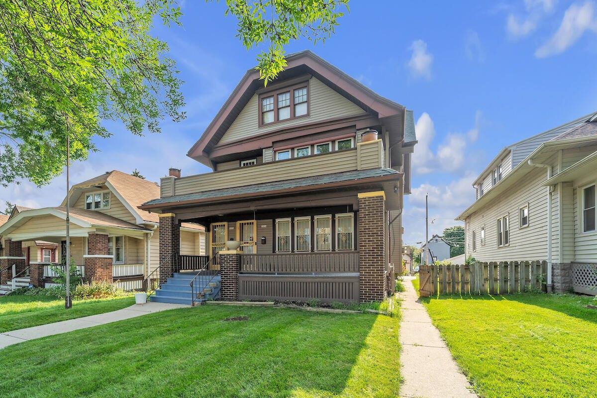 3834 North 11th St, Milwaukee, WI 53206