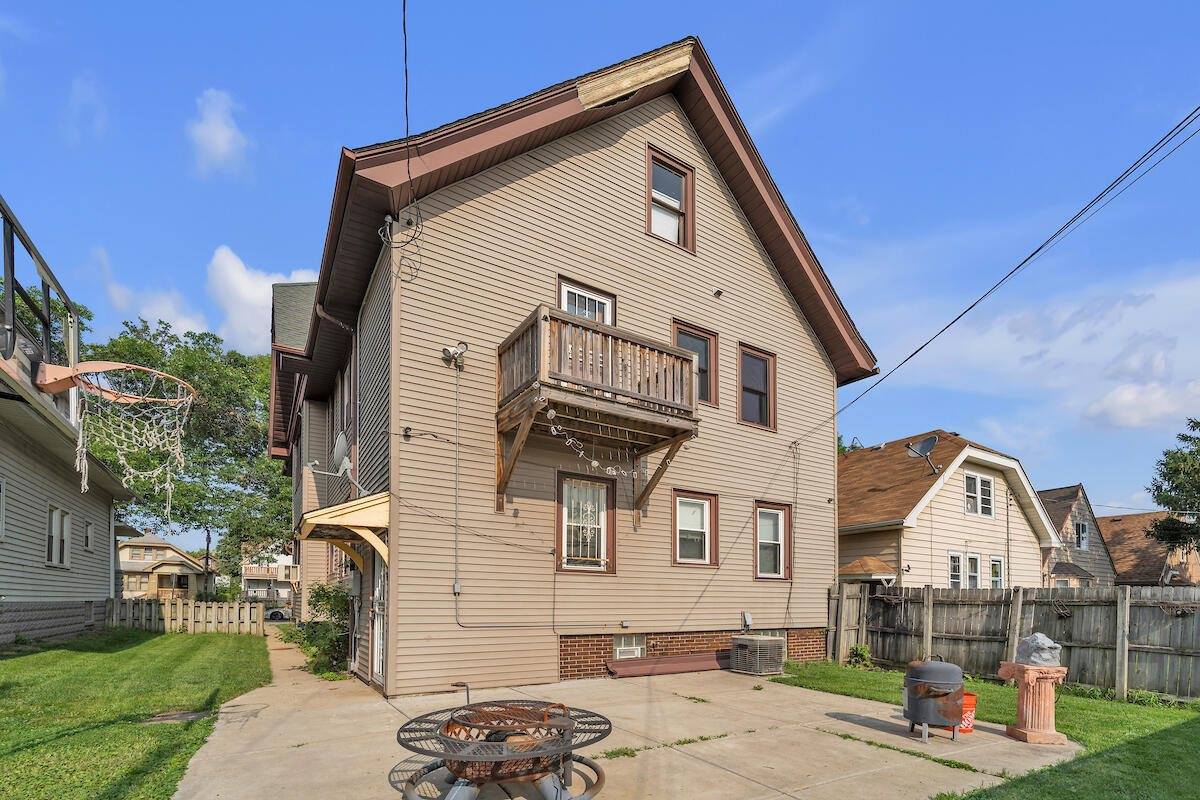 3834 North 11th St, Milwaukee, WI 53206