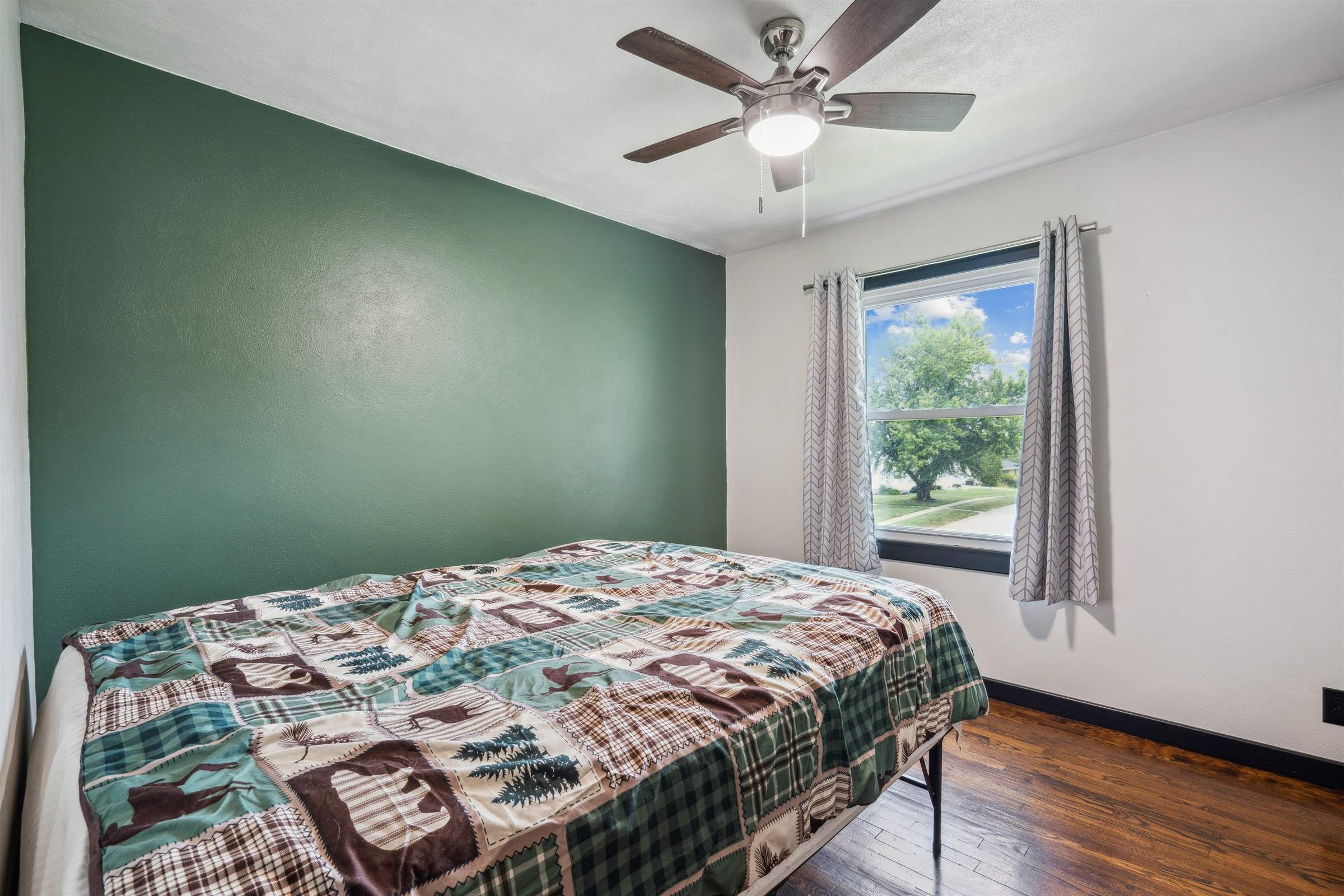 3549 Lynbrook Dr NE, Cedar Rapids, IA 52402