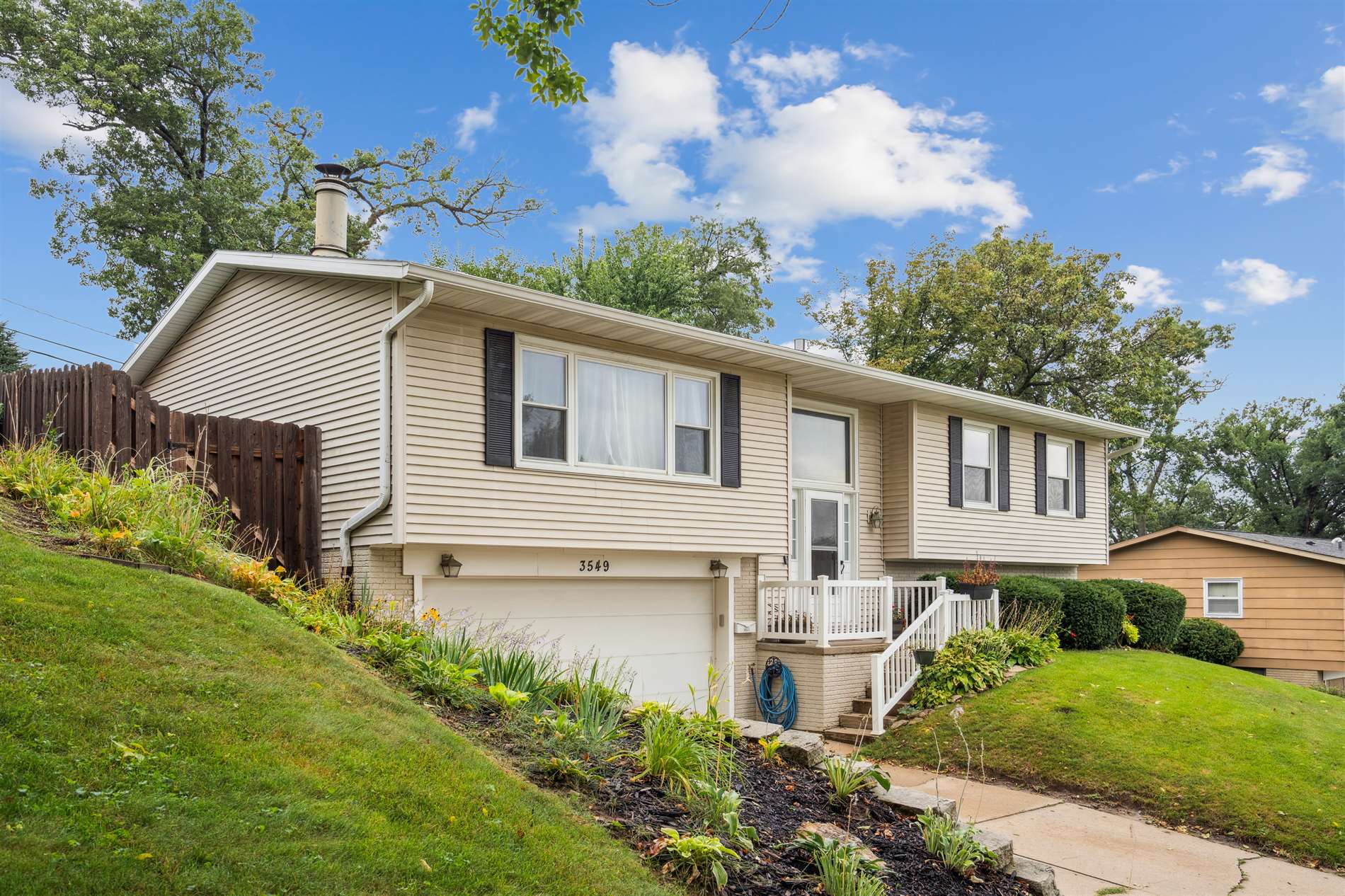 3549 Lynbrook Dr NE, Cedar Rapids, IA 52402