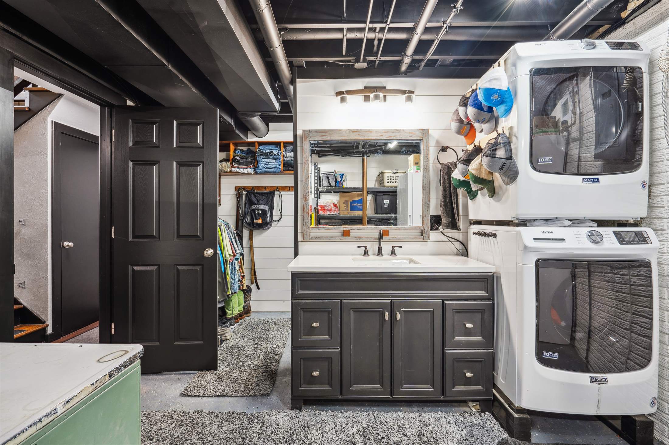 3549 Lynbrook Dr NE, Cedar Rapids, IA 52402