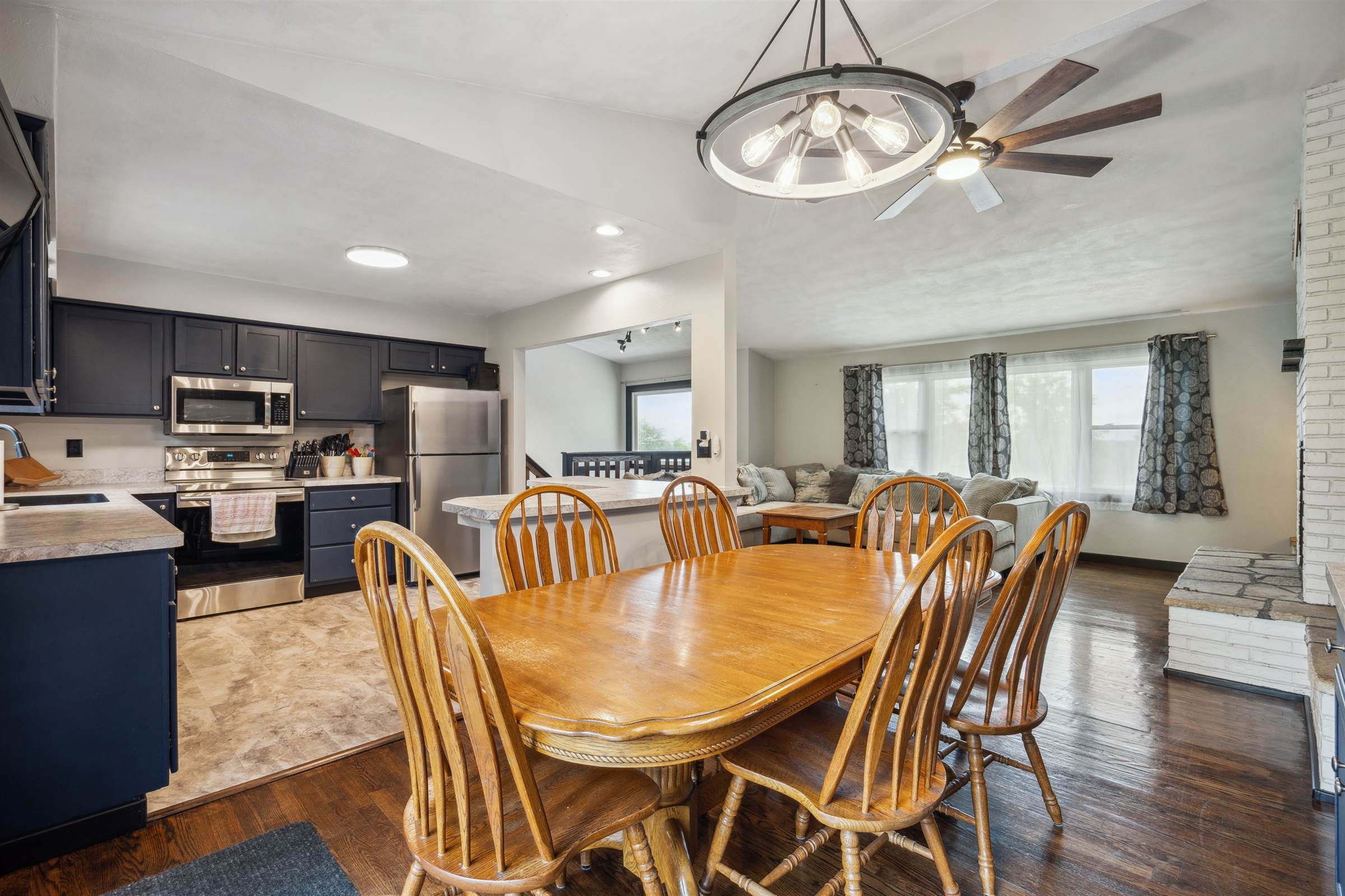 3549 Lynbrook Dr NE, Cedar Rapids, IA 52402