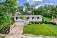 3549 Lynbrook Dr NE, Cedar Rapids, IA 52402