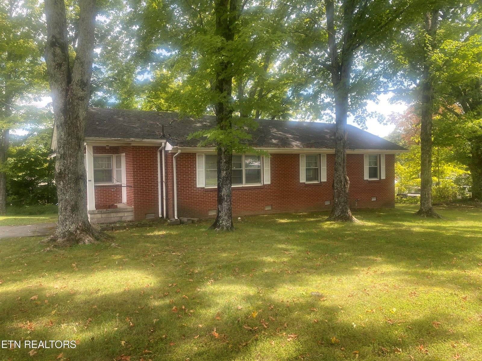 524 Webb Ave, Crossville, TN 38555