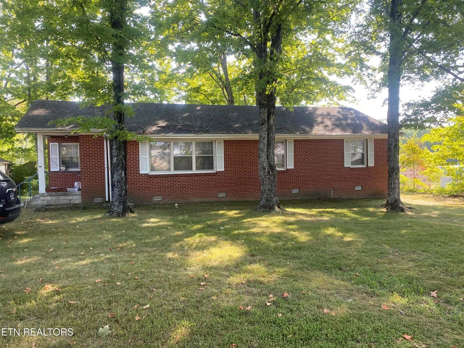 524 Webb Ave, Crossville, TN 38555