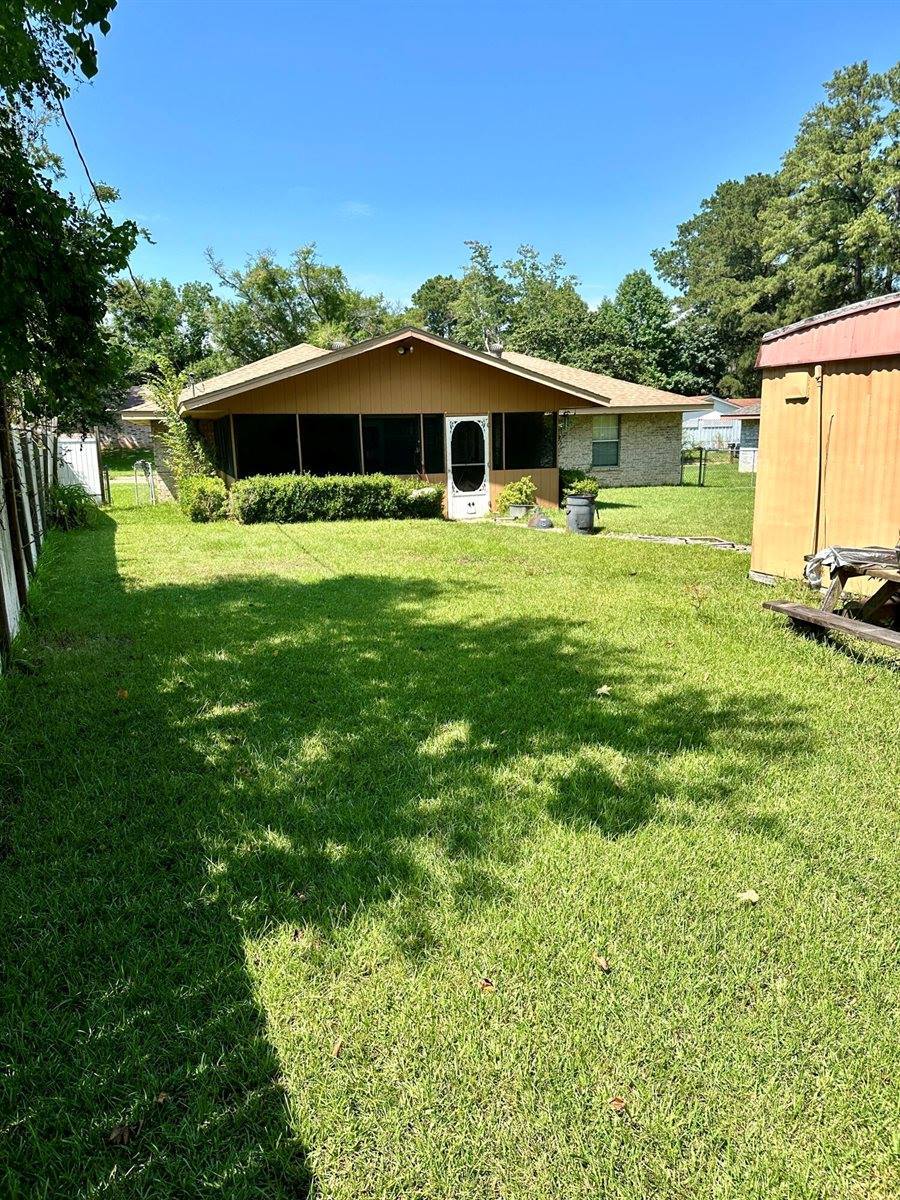 2113 Douglas St, Leesville, LA 71446