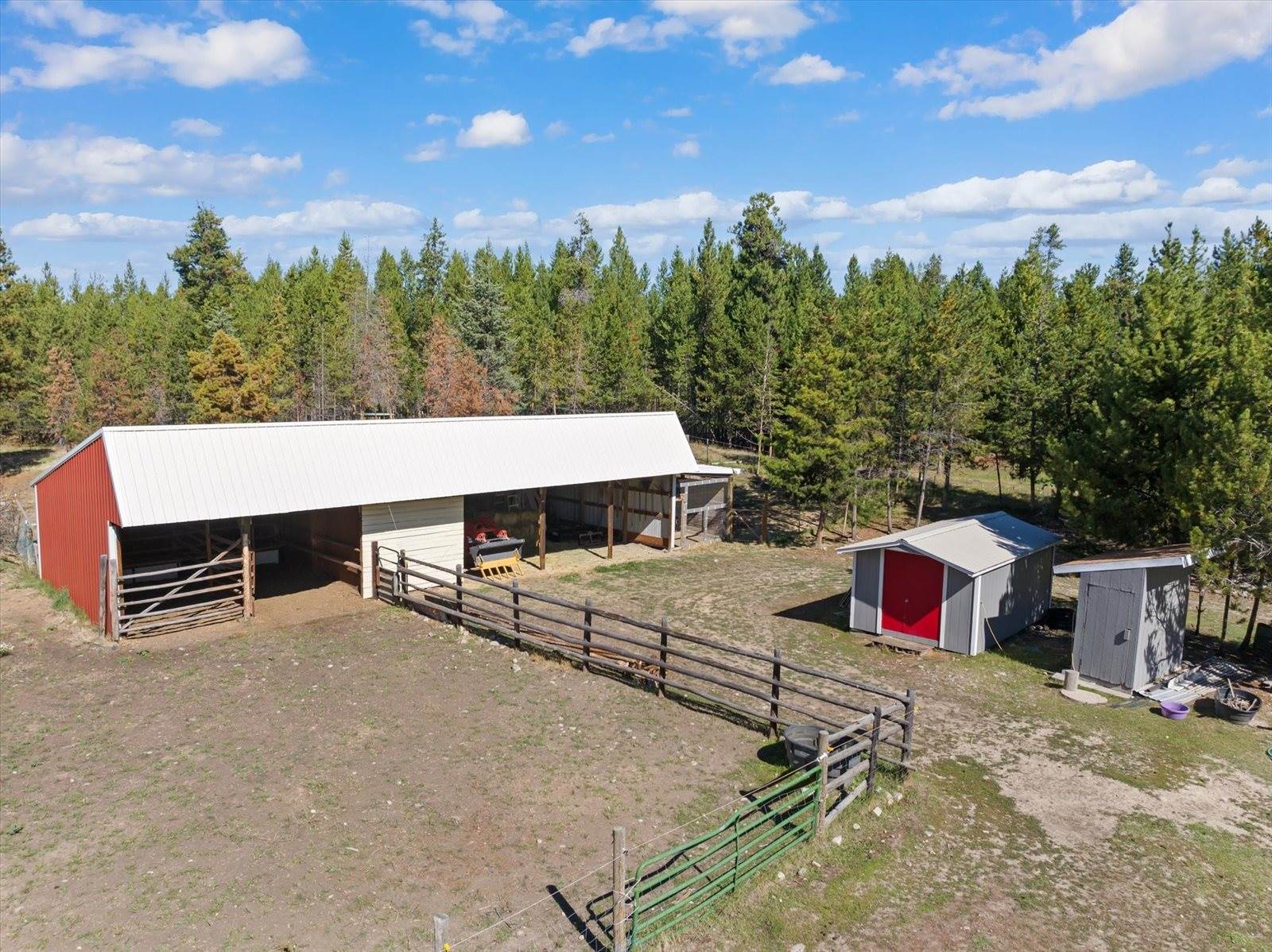 925 Griz Lane, Marion, MT 59925