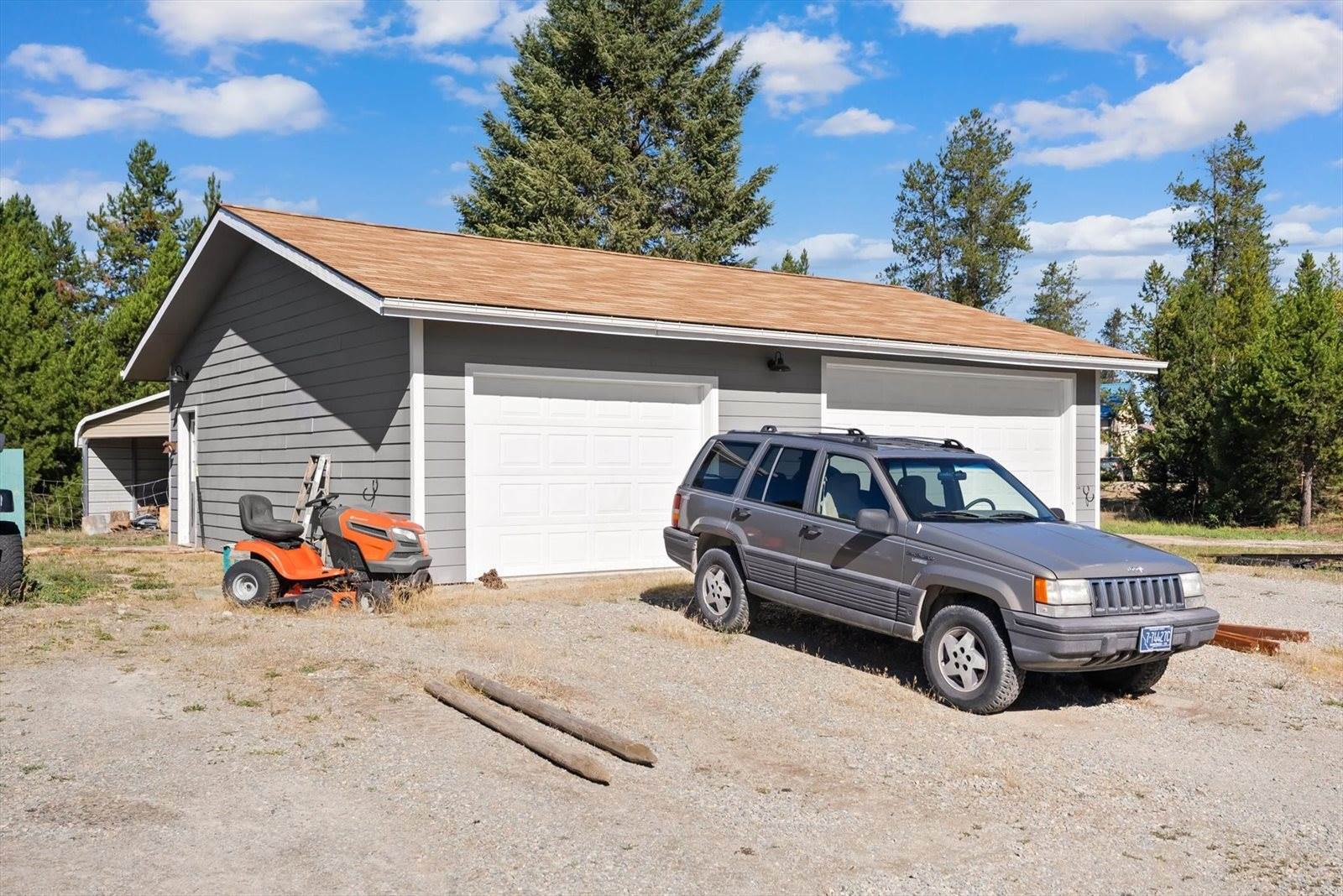 925 Griz Lane, Marion, MT 59925