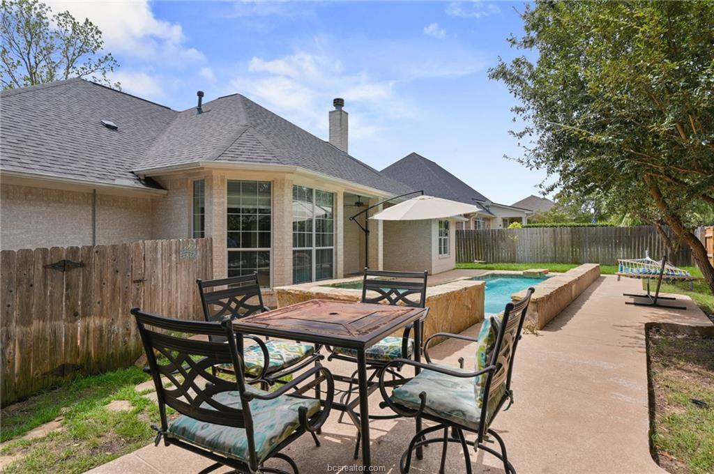 4402 Appleby, College Station, TX 77845