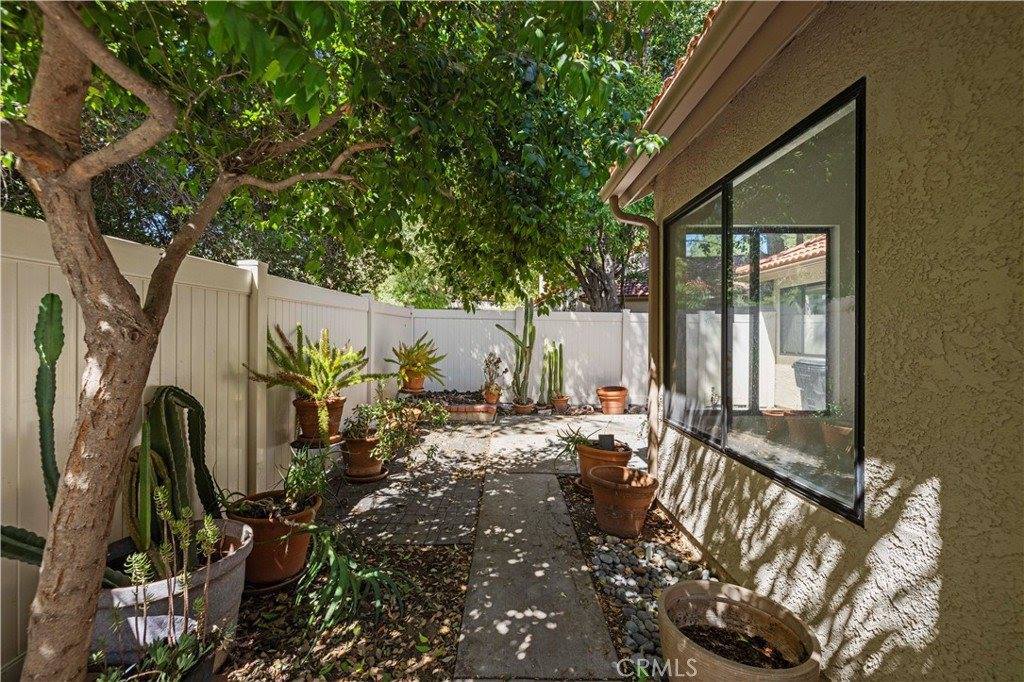 26317 Rainbow Glen Drive, Newhall, CA 91321