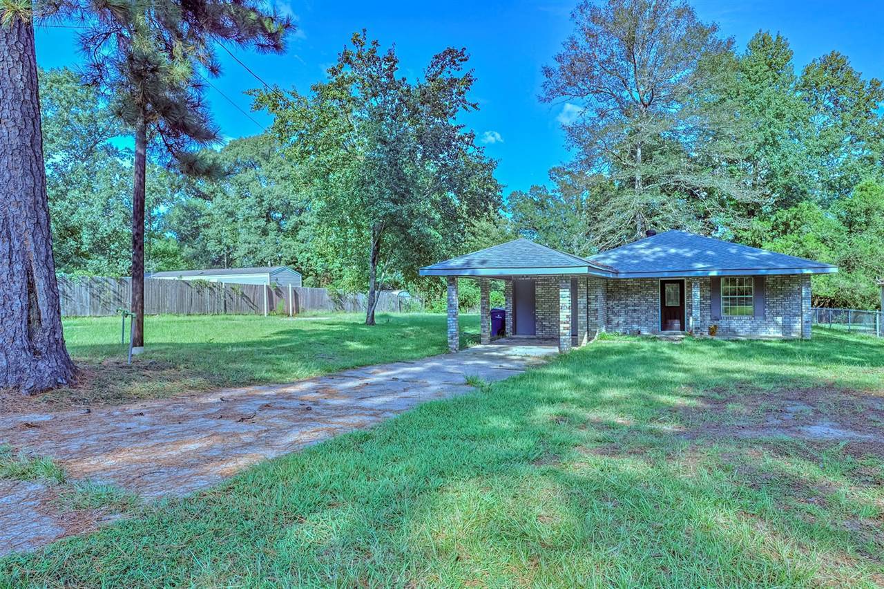 1605 S 10th St, Leesville, LA 71446