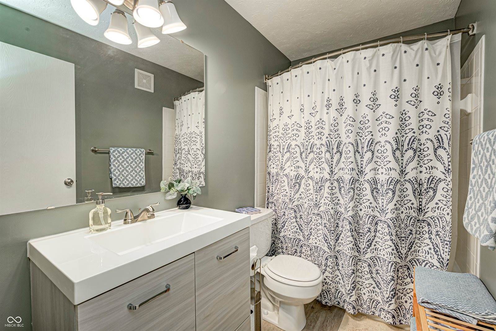 4391 Village Parkway Circle West, Indianapolis, IN 46254