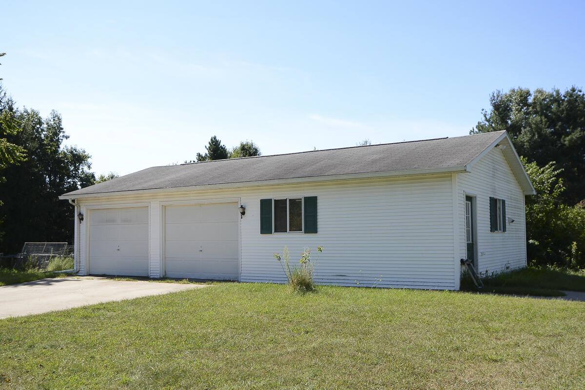 22205 60th Avenue, Mattawan, MI 49071