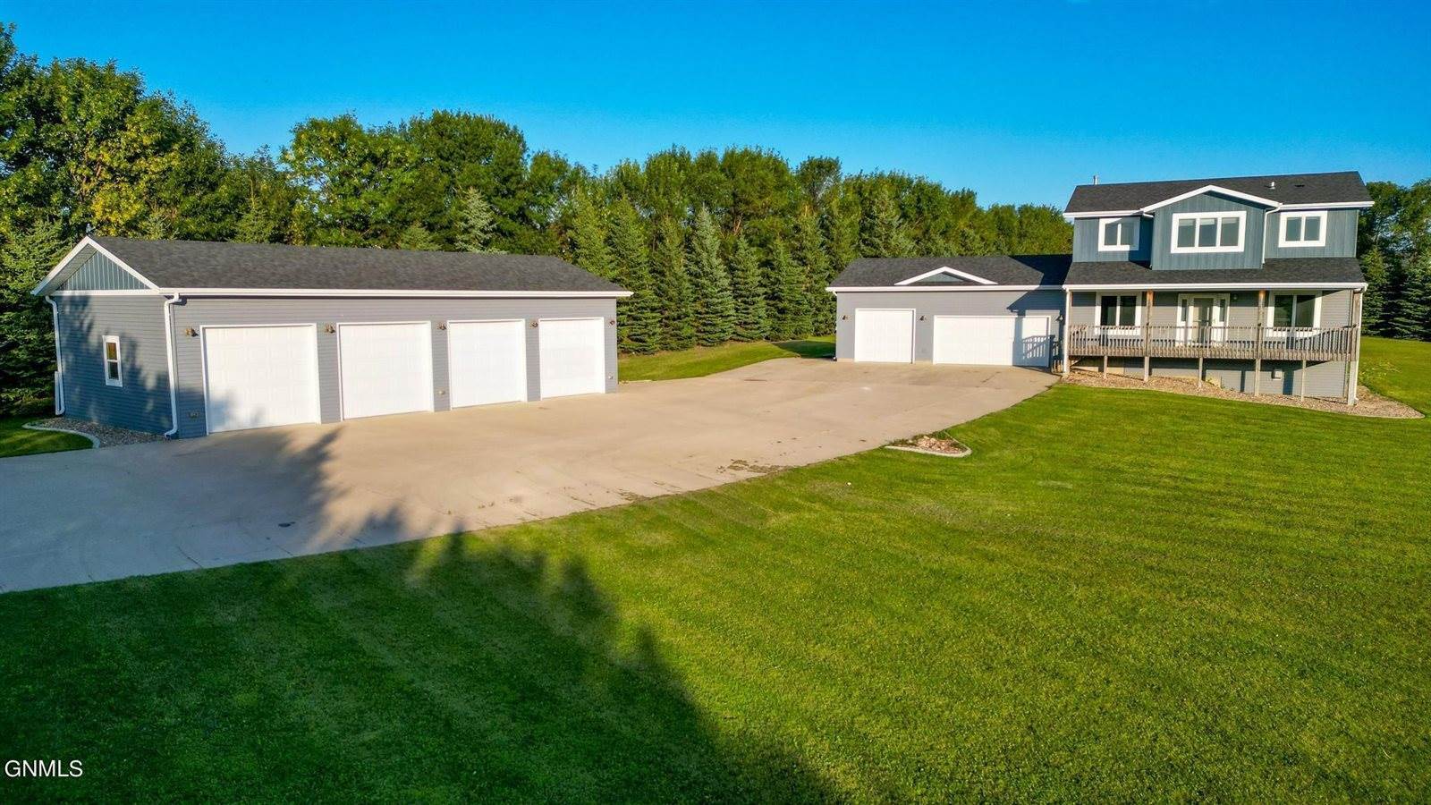 4001 Cedar Place Place, Bismarck, ND 58503