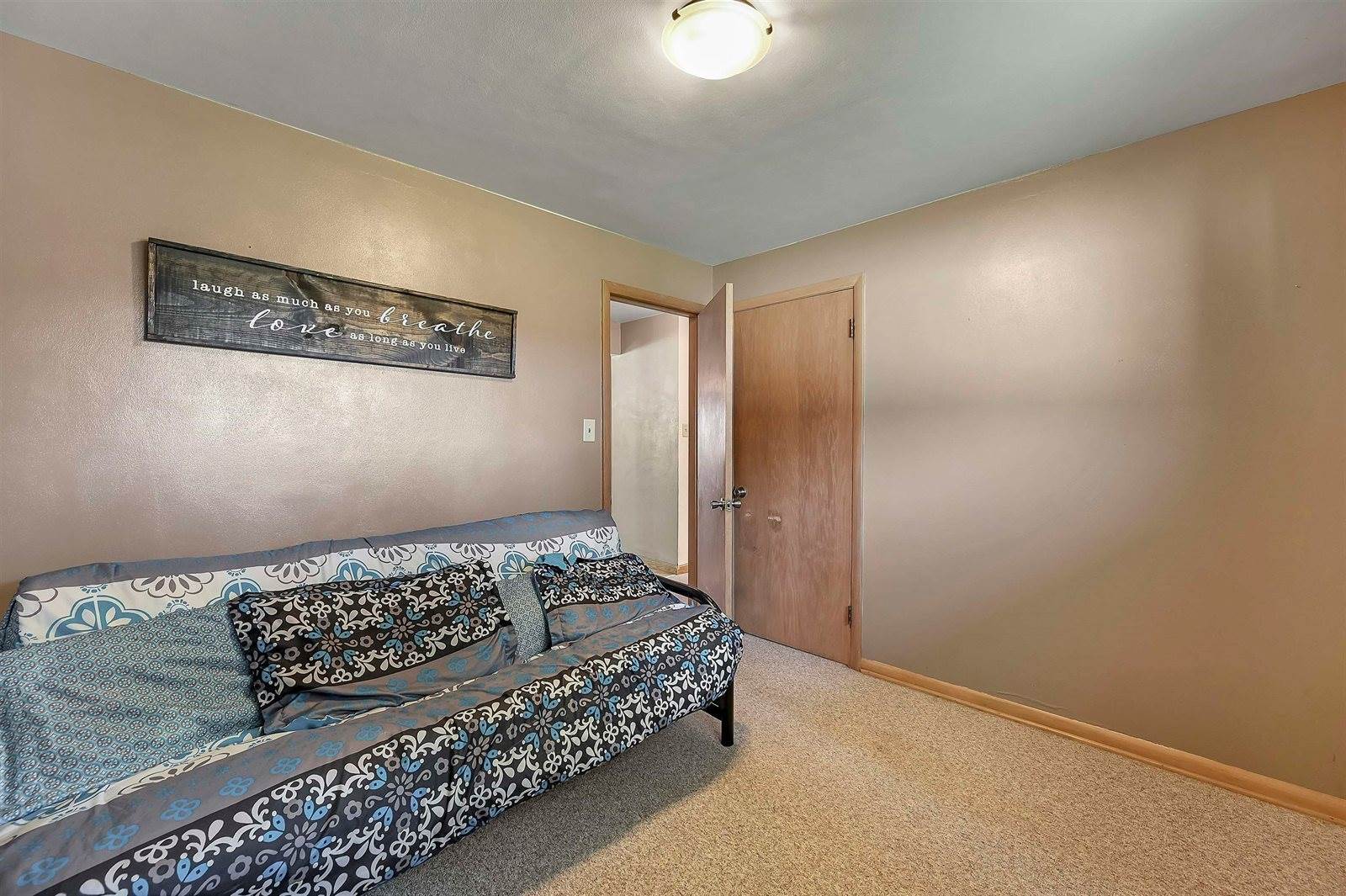 732 Suburban Drive, De Pere, WI 54115