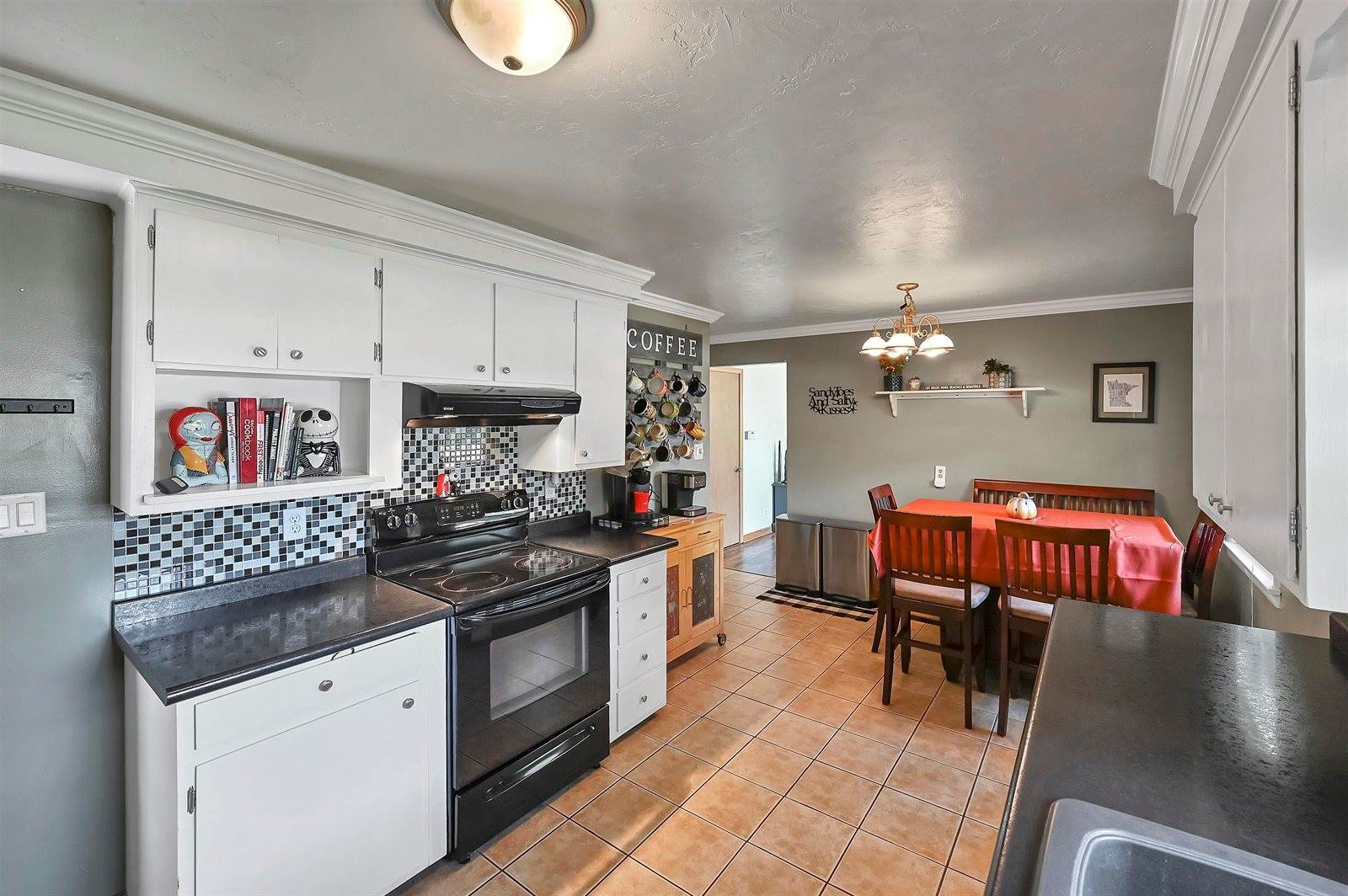 732 Suburban Drive, De Pere, WI 54115