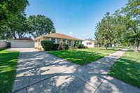 732 Suburban Drive, De Pere, WI 54115