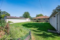 732 Suburban Drive, De Pere, WI 54115