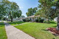 732 Suburban Drive, De Pere, WI 54115