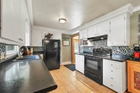 732 Suburban Drive, De Pere, WI 54115