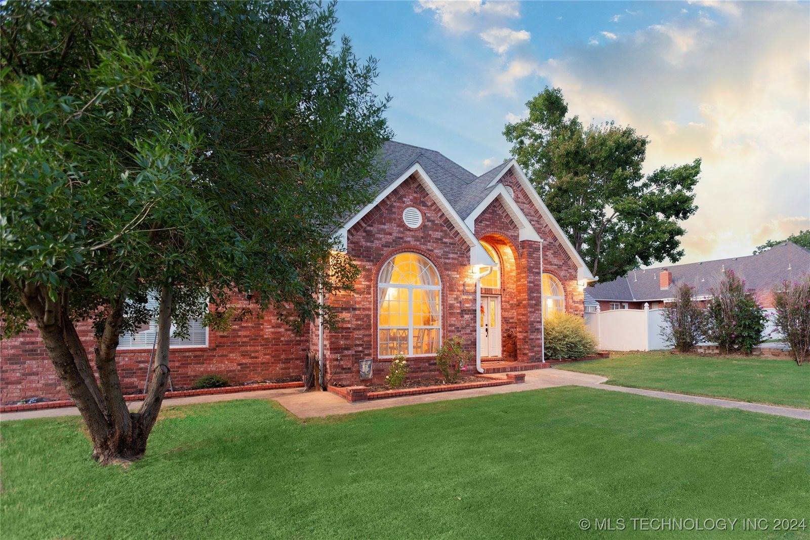 33 River Oaks, McAlester, OK 74501