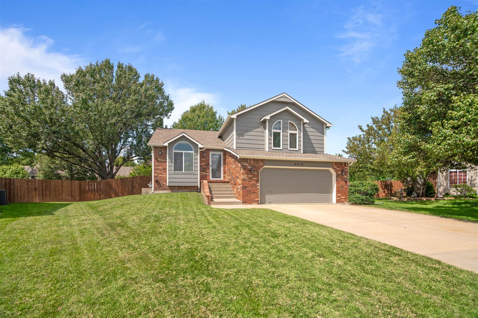 4419 North Westlake Ct, Bel Aire, KS 67220