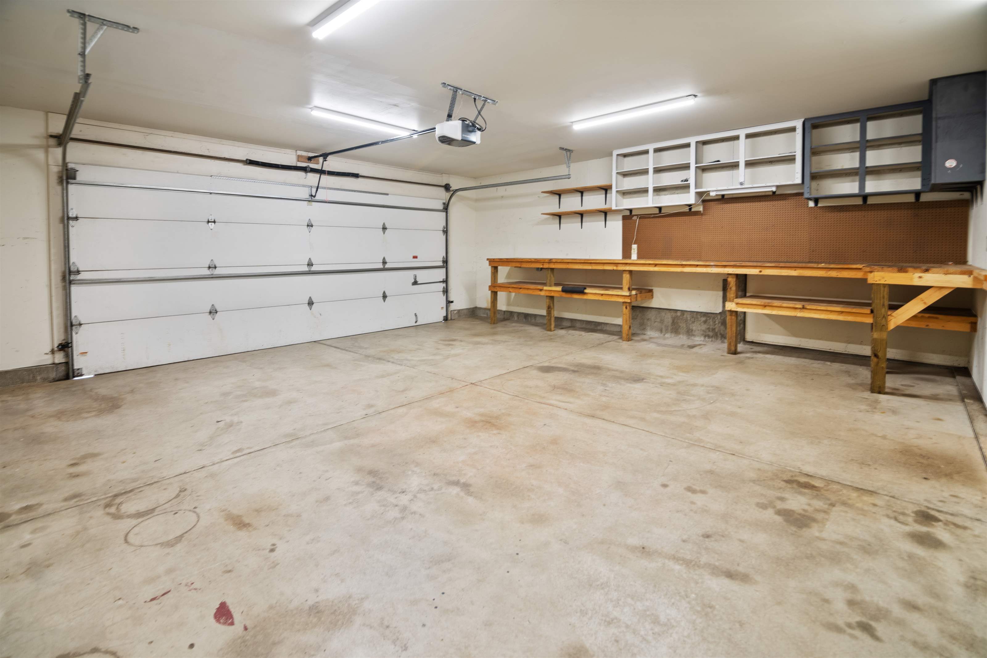 4419 North Westlake Ct, Bel Aire, KS 67220