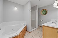 4419 North Westlake Ct, Bel Aire, KS 67220