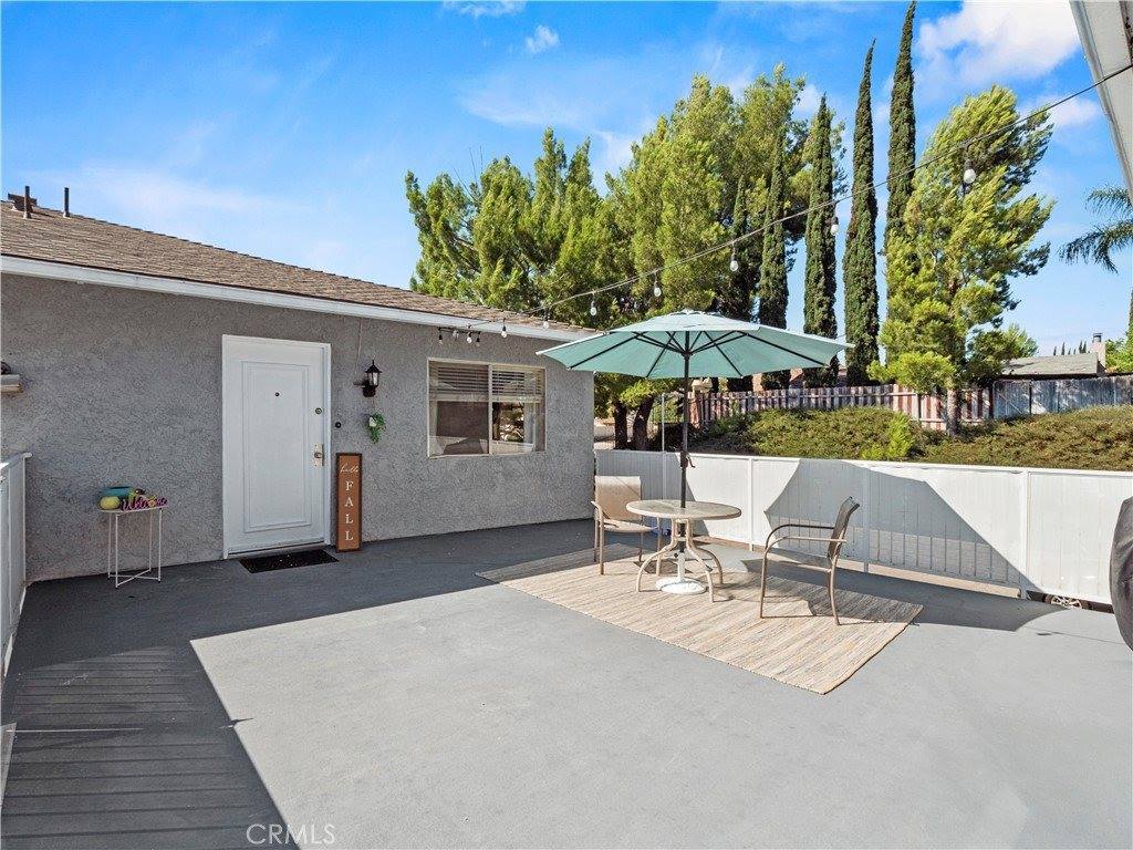 28183 Robin Avenue, Saugus, CA 91350