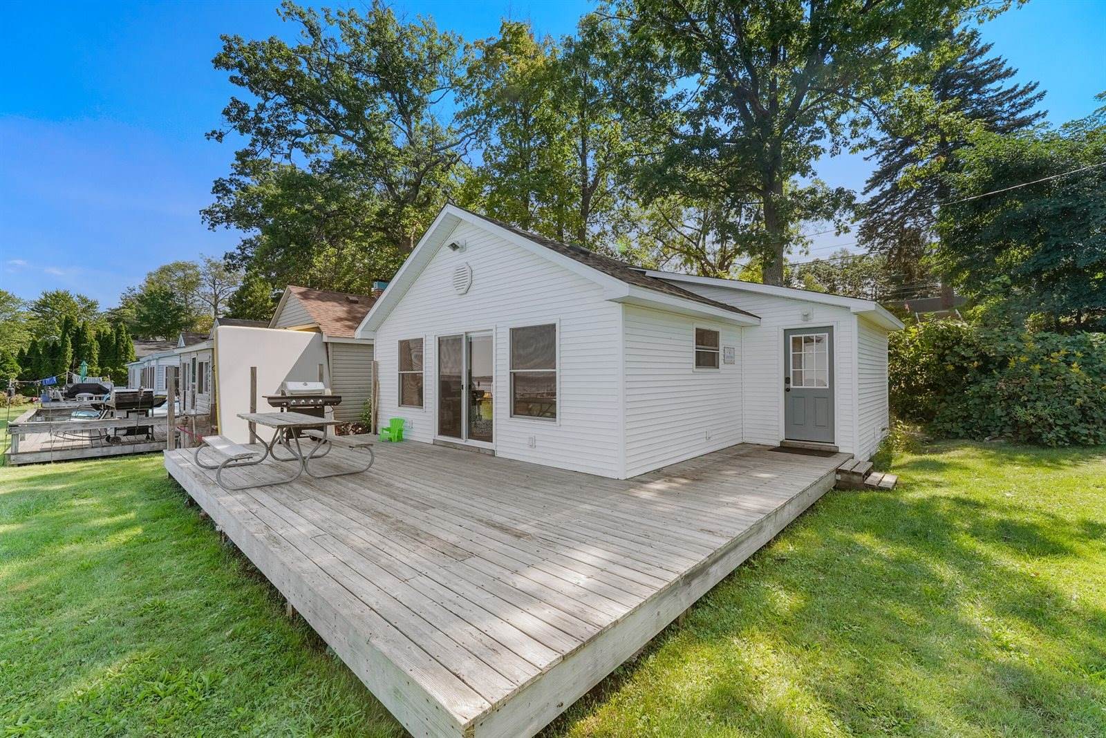 5306 West Houghton Lake Drive, Houghton Lake, MI 48629