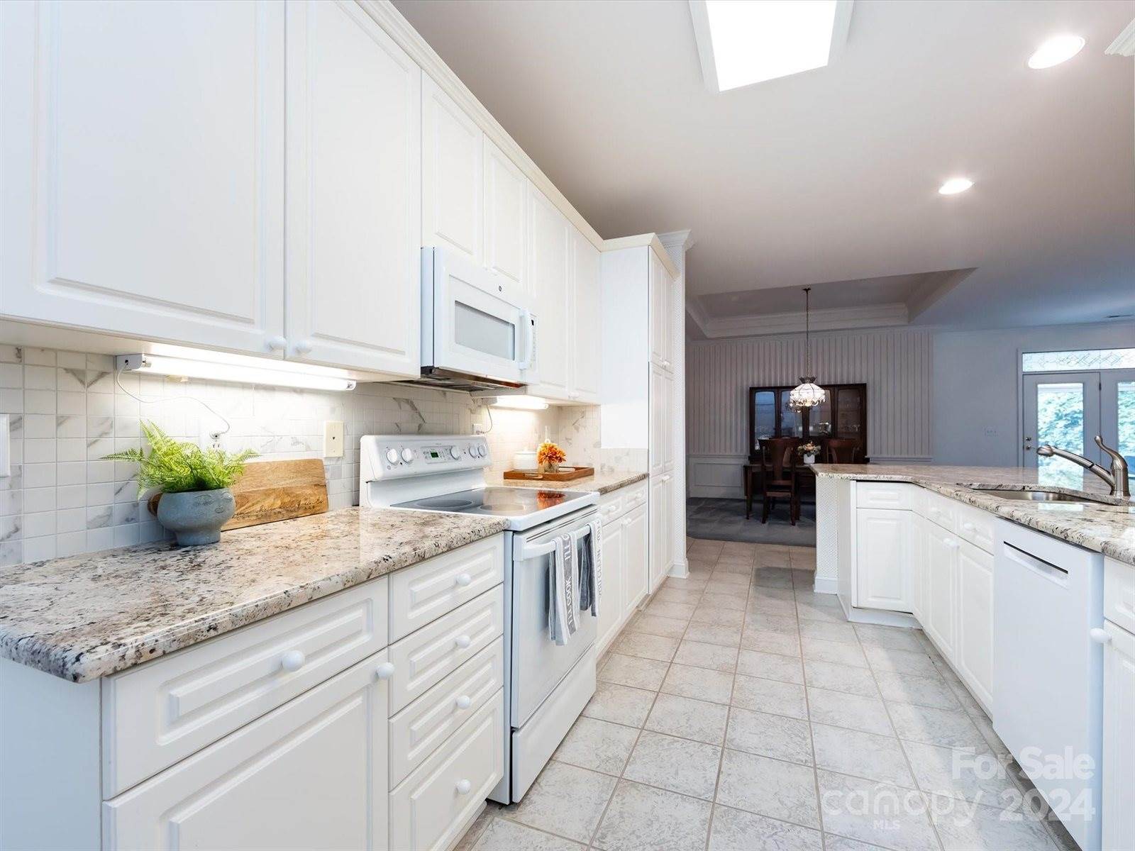 3754 Oak View Court, Matthews, NC 28105