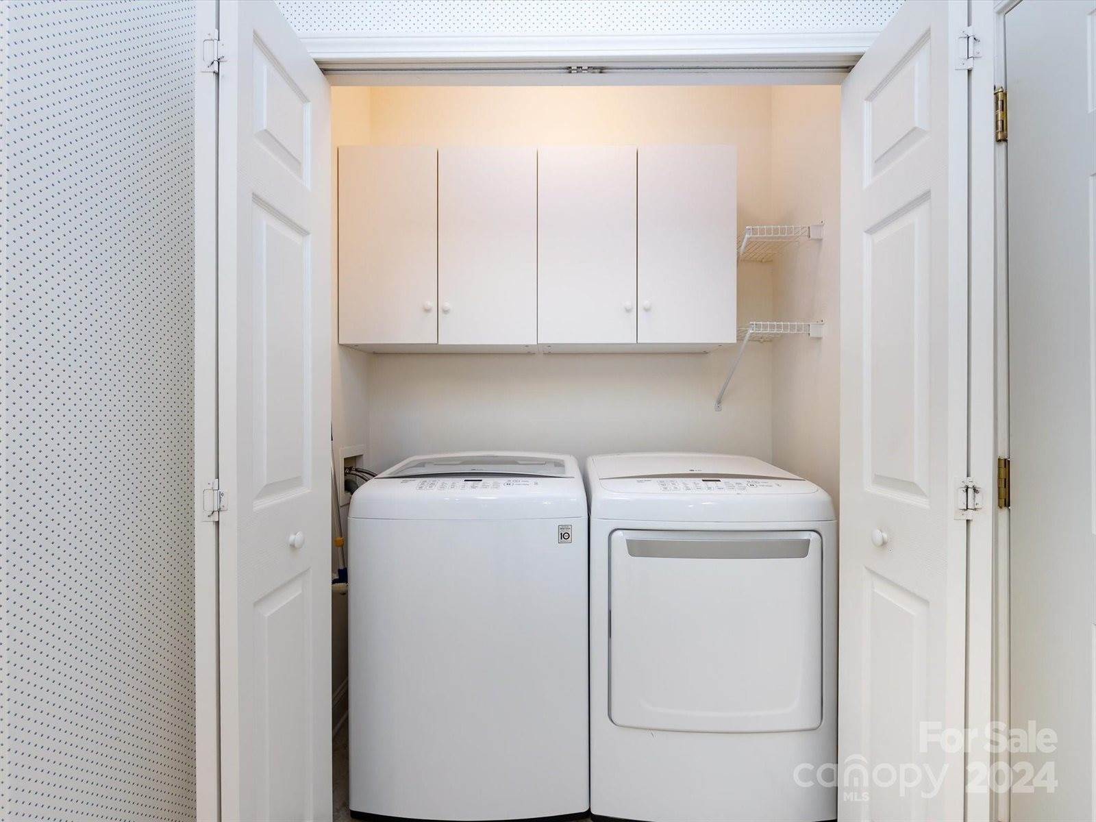 3754 Oak View Court, Matthews, NC 28105