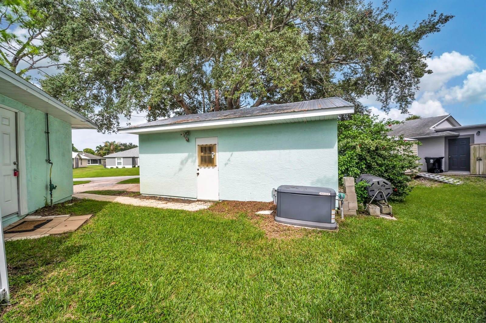 548 SW Aster Road, Port Saint Lucie, FL 34953