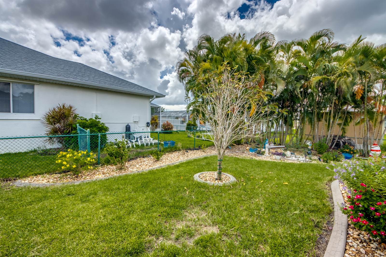 2566 SW 27th Ave, Cape Coral, FL 33914