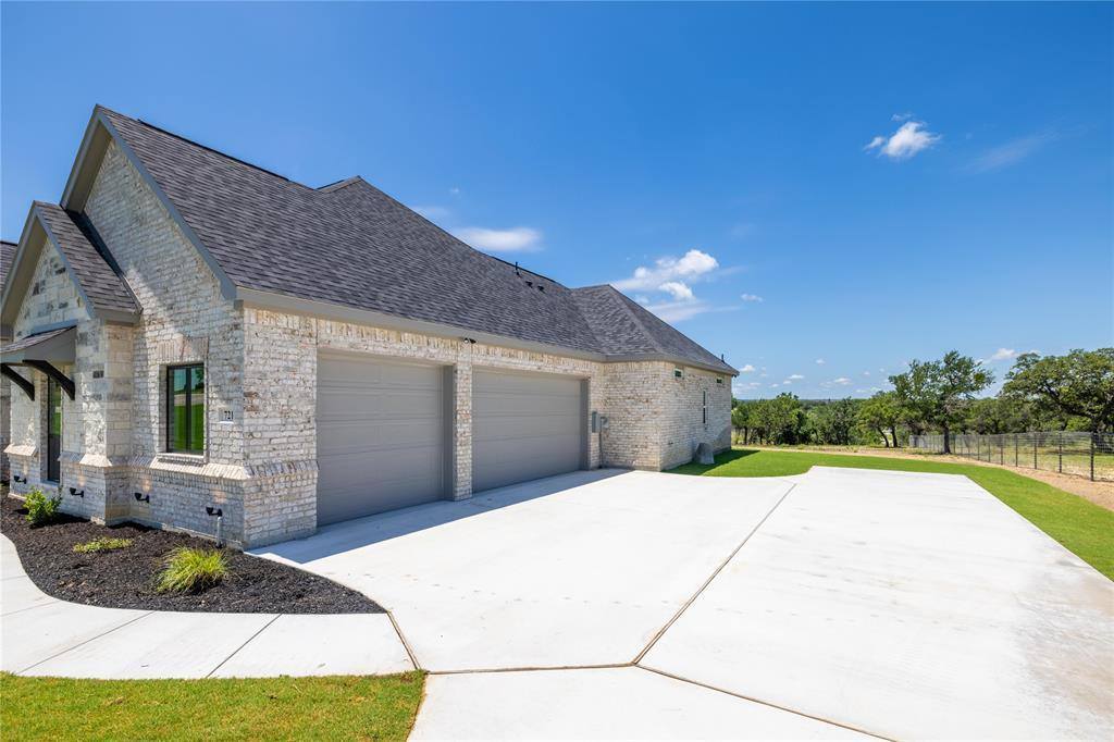 721 Burr Oak Lane, Weatherford, TX 76085