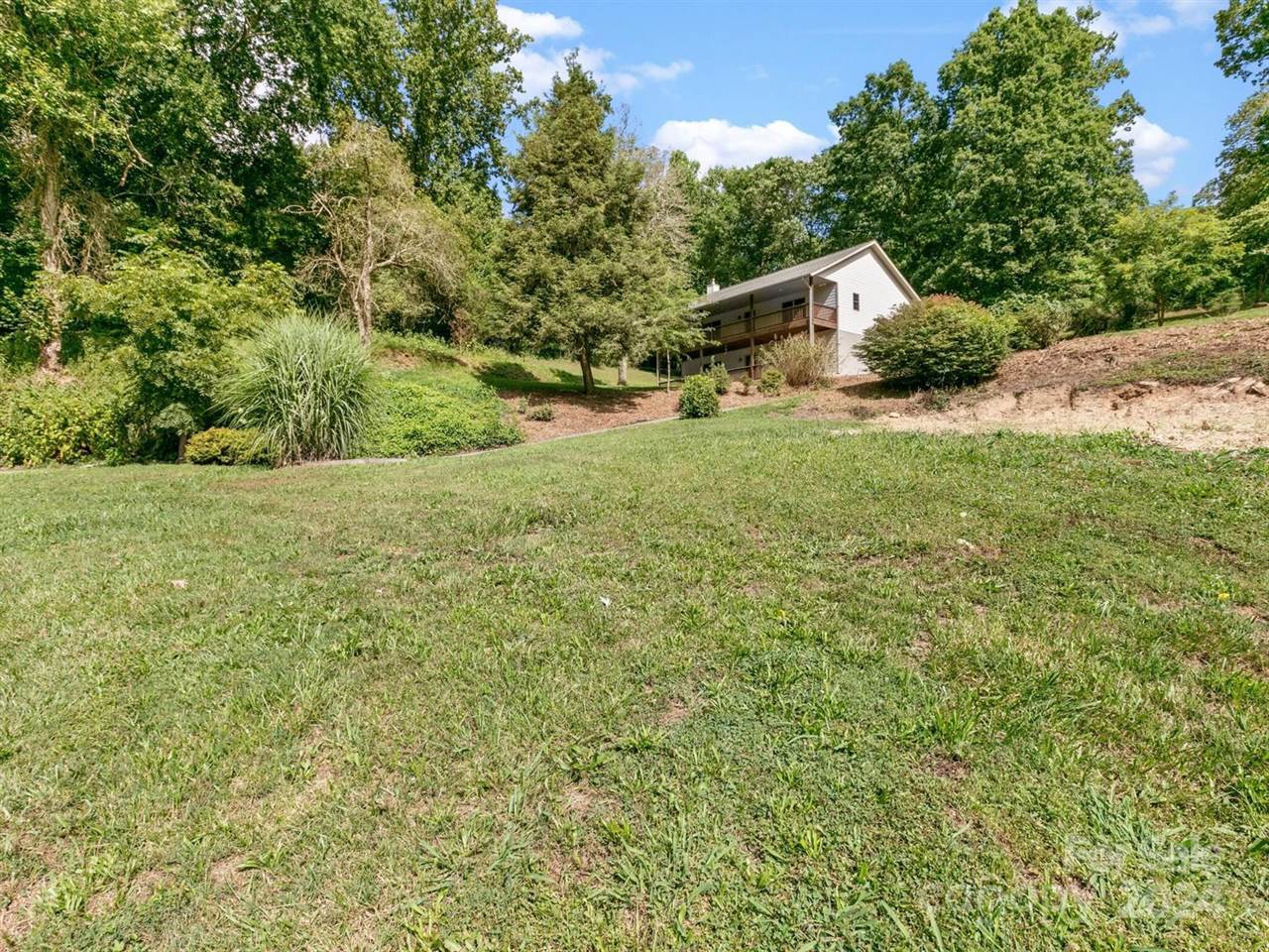 515 Pond Road, Asheville, NC 28806