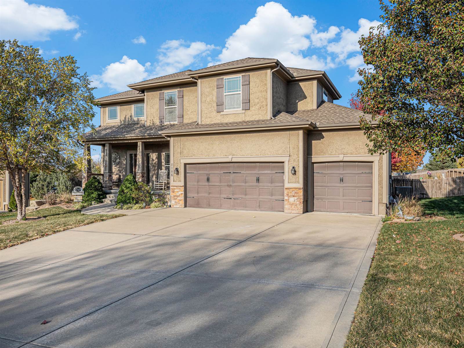 1106 Foxshire Circle, Raymore, MO 64083