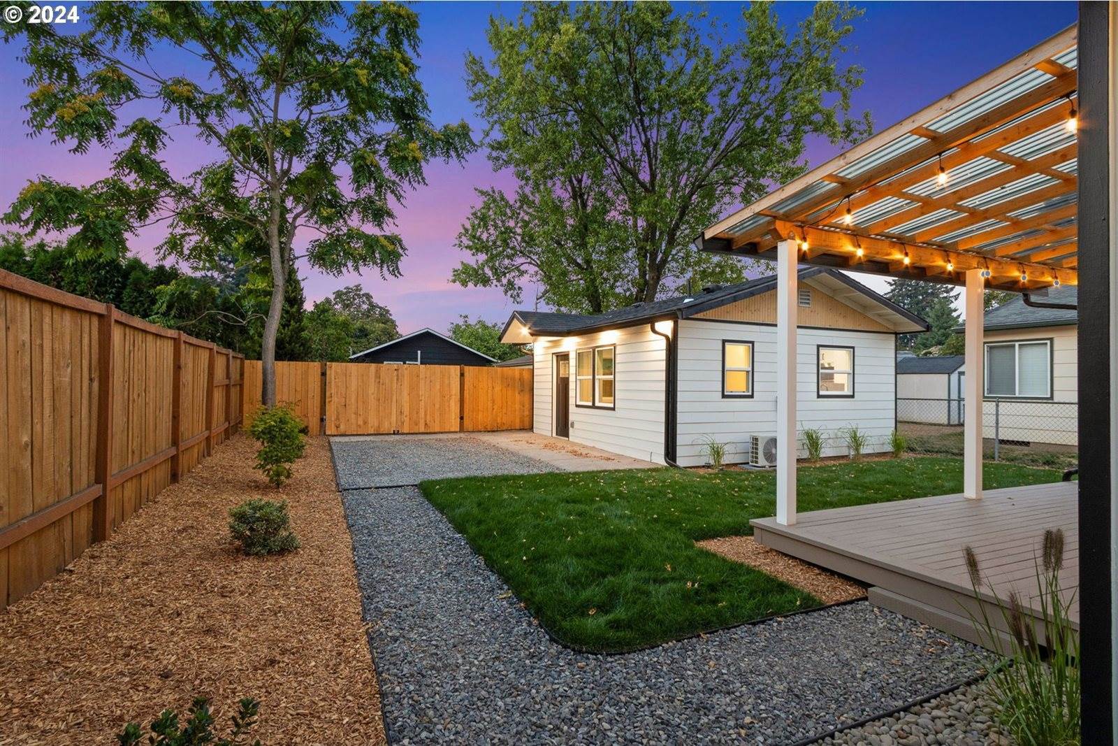 7027 SE Gladstone St, Portland, OR 97206