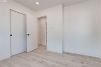 7027 SE Gladstone St, Portland, OR 97206