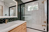 7027 SE Gladstone St, Portland, OR 97206