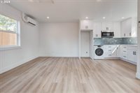 7027 SE Gladstone St, Portland, OR 97206