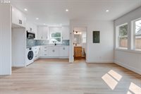 7027 SE Gladstone St, Portland, OR 97206