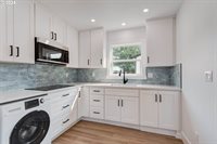 7027 SE Gladstone St, Portland, OR 97206