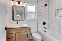 7027 SE Gladstone St, Portland, OR 97206