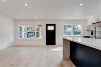 7027 SE Gladstone St, Portland, OR 97206